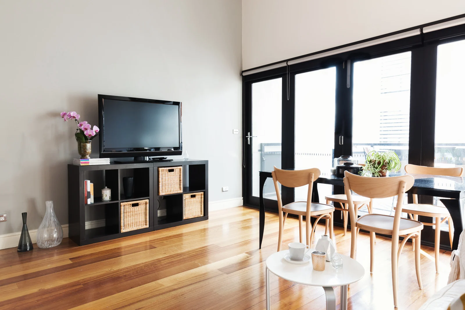 How-Bi-Fold-Doors-Open-Up-Living-Spaces
